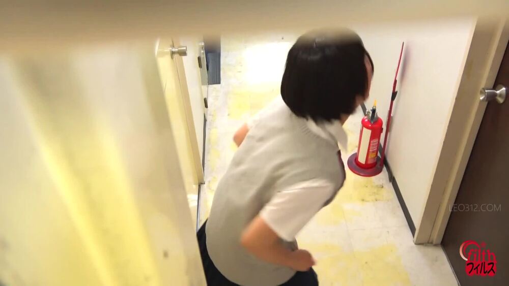 [FF-559] Schoolgirls take ridiculous actions and secretly poop during school life