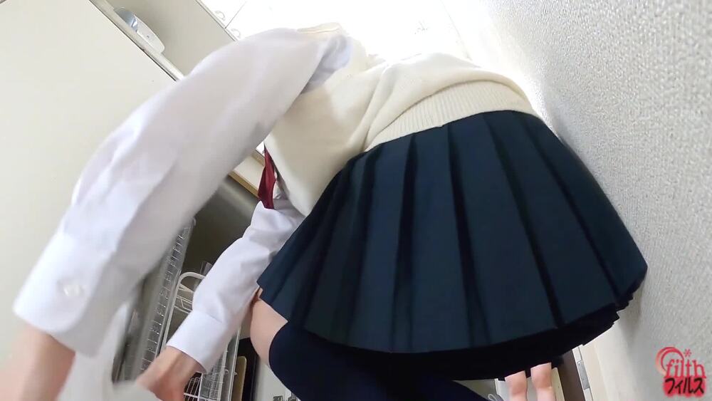[FF-559] Schoolgirls take ridiculous actions and secretly poop during school life