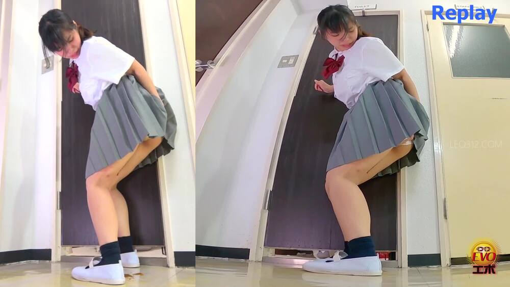 [EE-713] Hidden shooting of schoolgirls: direct poop leakage with no panties on