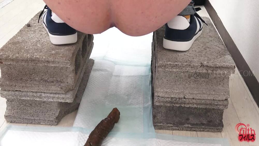 [FF-344] Young and fashionable female university students pooping in sneakers. Powerful defecation with multiple
