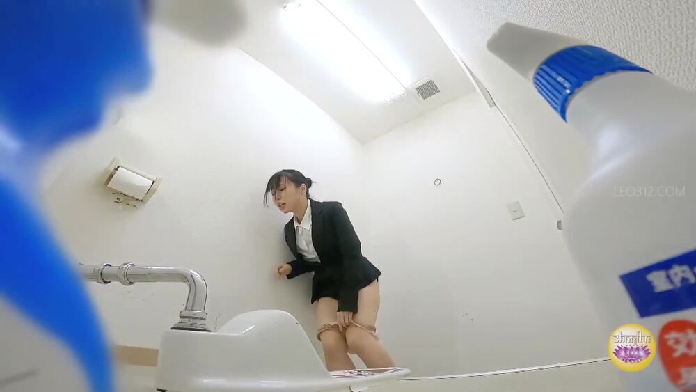 [SL-489] Rookie OLs close call slip to the toilet